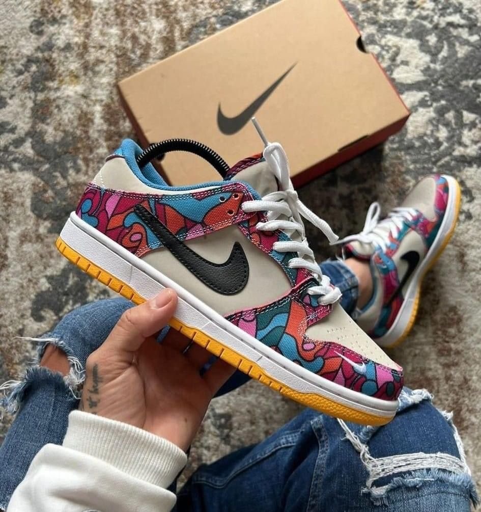 sb dunk low x paraa
